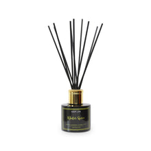 Load image into Gallery viewer, Winter Spice - Reed Diffuser

